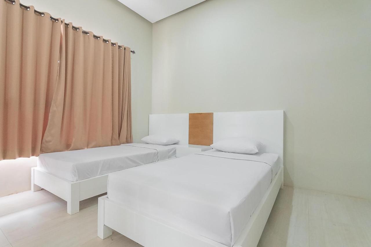 Reddoorz Resort Syariah Near D'Castello Ciater Subang Extérieur photo