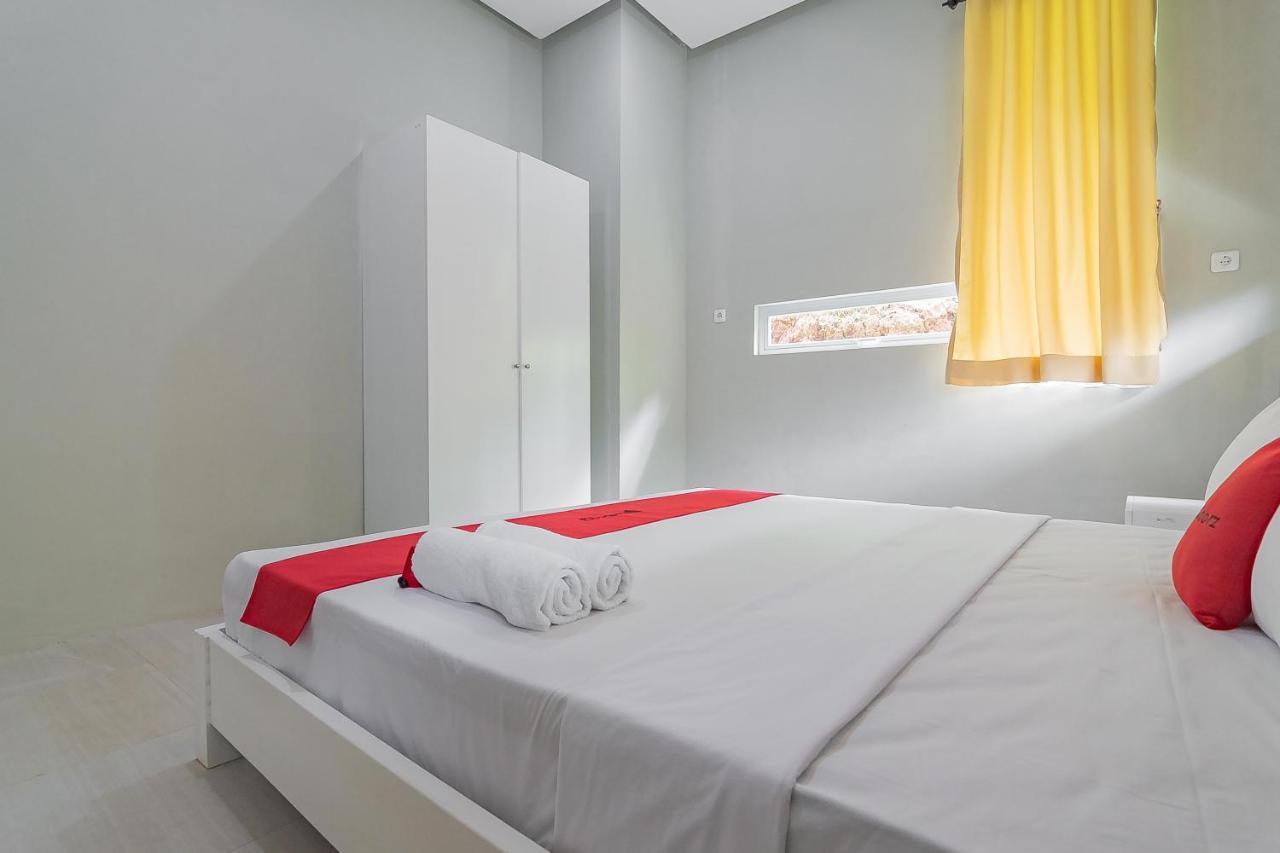 Reddoorz Resort Syariah Near D'Castello Ciater Subang Extérieur photo