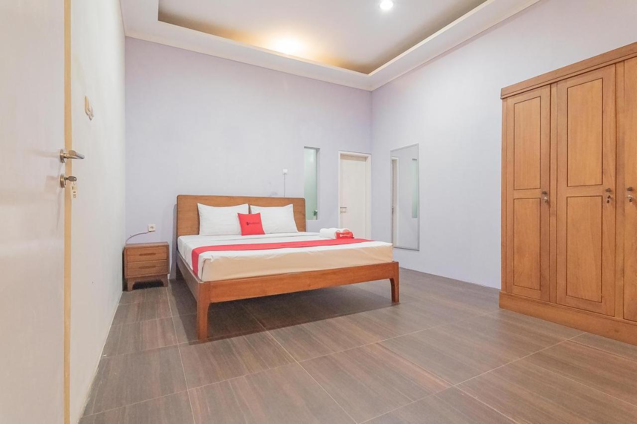 Reddoorz Resort Syariah Near D'Castello Ciater Subang Extérieur photo