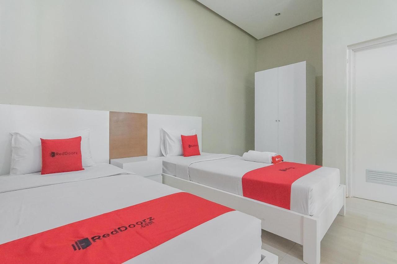 Reddoorz Resort Syariah Near D'Castello Ciater Subang Extérieur photo