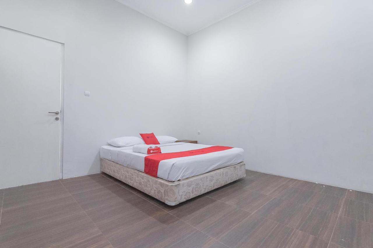 Reddoorz Resort Syariah Near D'Castello Ciater Subang Extérieur photo