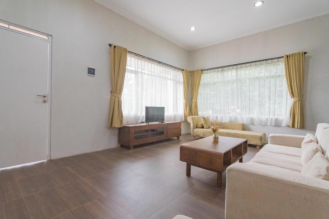 Reddoorz Resort Syariah Near D'Castello Ciater Subang Extérieur photo