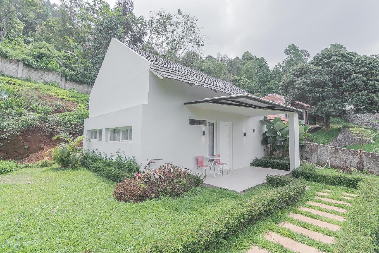 Reddoorz Resort Syariah Near D'Castello Ciater Subang Extérieur photo