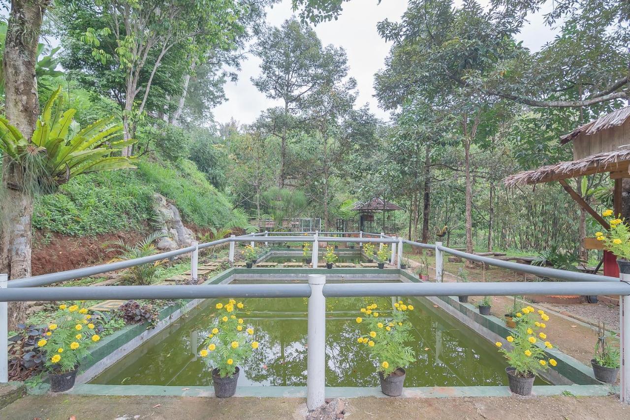 Reddoorz Resort Syariah Near D'Castello Ciater Subang Extérieur photo