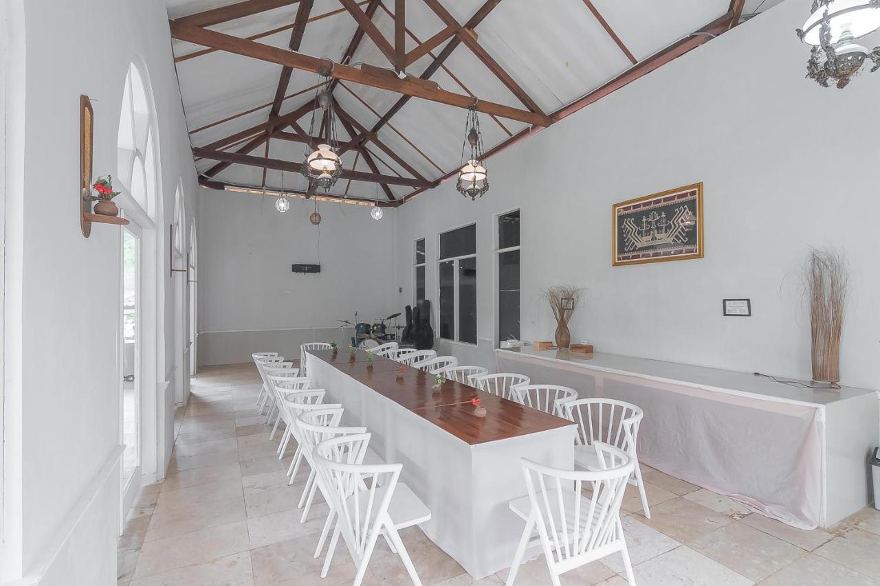 Reddoorz Resort Syariah Near D'Castello Ciater Subang Extérieur photo