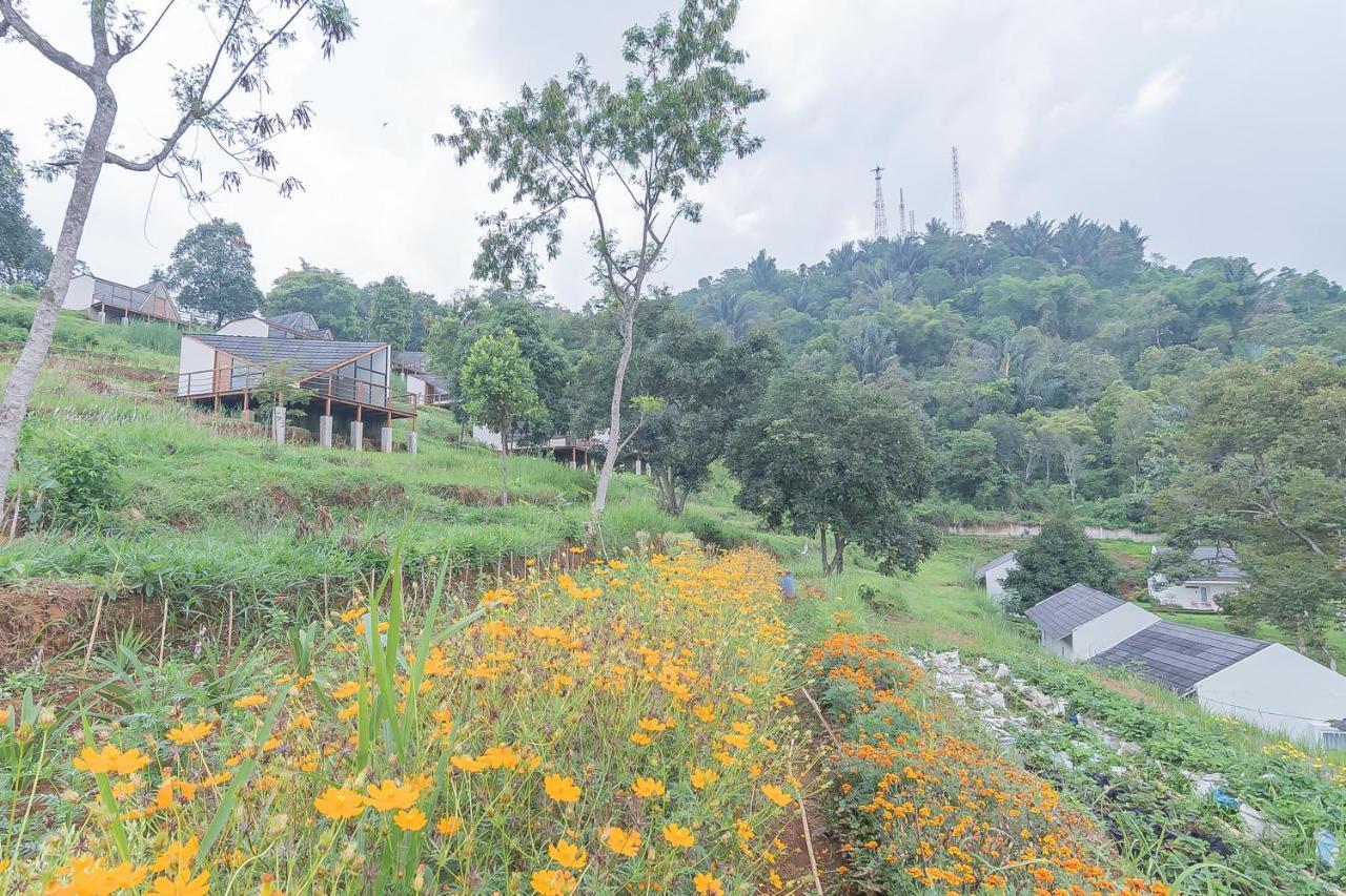 Reddoorz Resort Syariah Near D'Castello Ciater Subang Extérieur photo