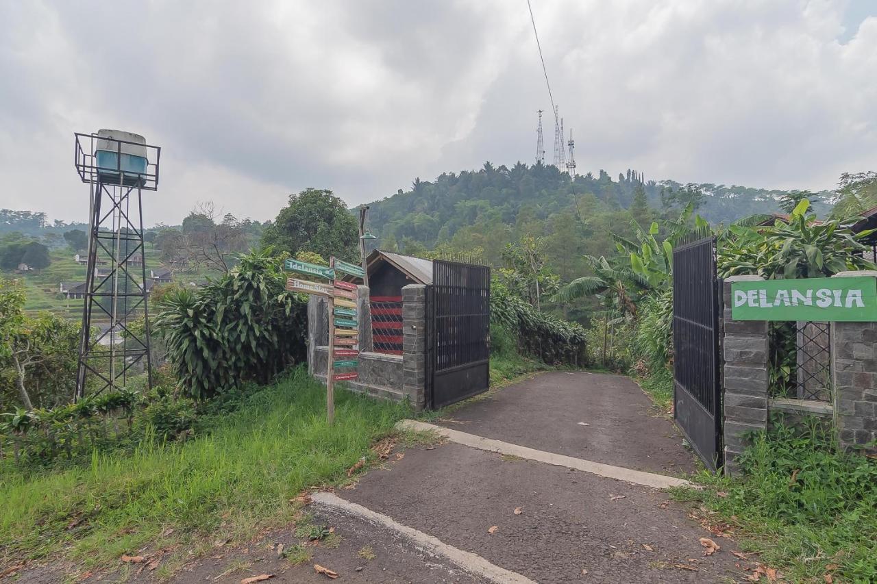 Reddoorz Resort Syariah Near D'Castello Ciater Subang Extérieur photo